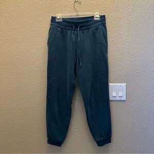Lululemon women’s sweatpant joggers size 8